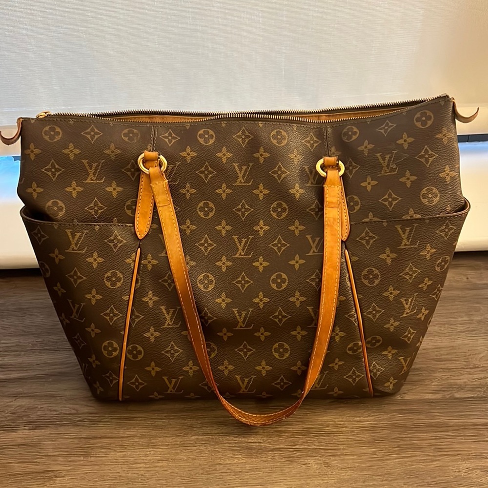 Louis Vuitton - Totally GM